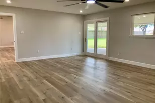 11703 Cherry Point Dr, Mont Belvieu, TX 77535 - Photo 23