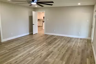 11703 Cherry Point Dr, Mont Belvieu, TX 77535 - Photo 25