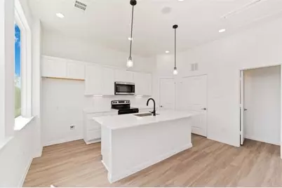 4710 Mallow Street #B, Houston, TX 77033 - Photo 7