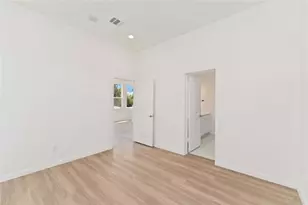 4710 Mallow St, Houston, TX 77033 - Photo 13