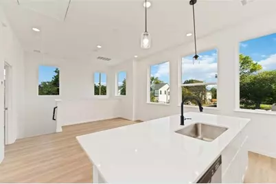 4710 Mallow Street #B, Houston, TX 77033 - Photo 3