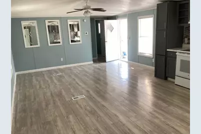 306 W Wallisville Road, Highlands, TX 77562 - Photo 5