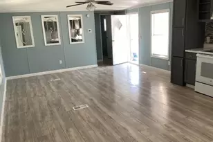 306 W Wallisville Rd, Highlands, TX 77562 - Photo 5