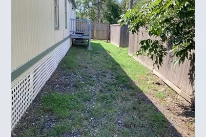 306 W Wallisville Road, Highlands, TX 77562 - Photo 15