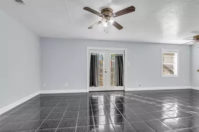 7226 Kingsway Drive, Houston, TX 77087 - Photo 17