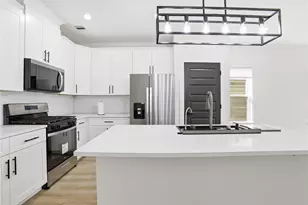 712 Delano St, Houston, TX 77003 - Photo 1