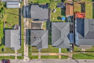 2919 Avenue K, Galveston, TX 77550 - Photo 23