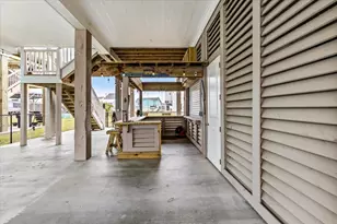 1990 Royalville Ct, Crystal Beach, TX 77650 - Photo 41