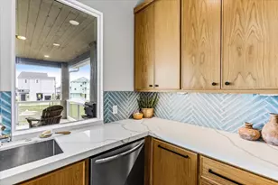 1990 Royalville Ct, Crystal Beach, TX 77650 - Photo 21