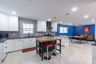 1230 Wisterwood Dr, Houston, TX 77043 - Photo 13