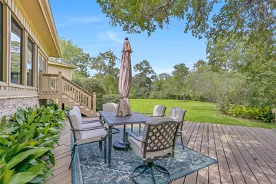 300 Courtlandt Place, Friendswood, TX 77546 - Photo 35