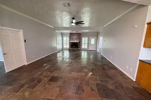 7934 Round Rock Dr, Houston, TX 77049 - Photo 3