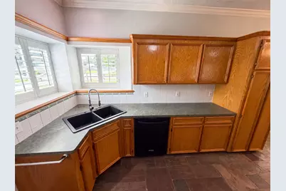 7934 Round Rock Drive, Houston, TX 77049 - Photo 11