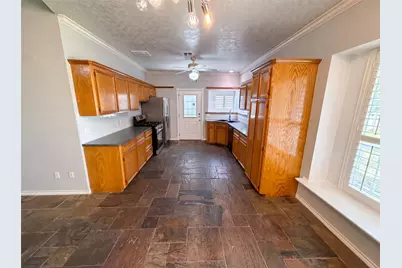7934 Round Rock Drive, Houston, TX 77049 - Photo 9