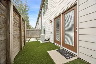 1216 Sampson St, Houston, TX 77003 - Photo 31