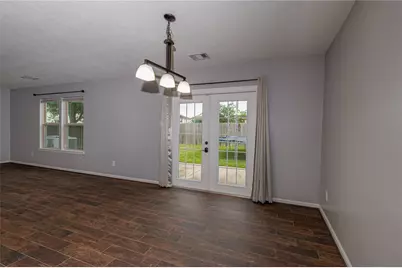 2562 Skyview Point Drive, Houston, TX 77047 - Photo 9