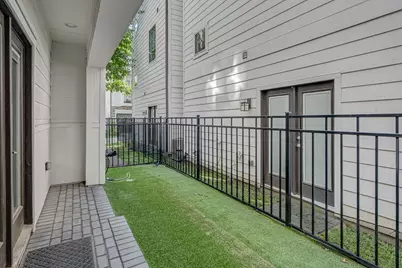 1010 W 24th Street #P, Houston, TX 77008 - Photo 5