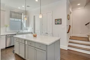 1010 W 24th St, Houston, TX 77008 - Photo 17