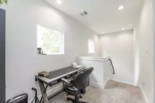 3354 Pinemont Dr, Houston, TX 77018 - Photo 15