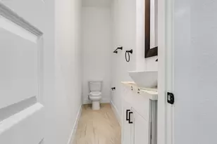 7358 Guadalcanal Rd, Houston, TX 77033 - Photo 19