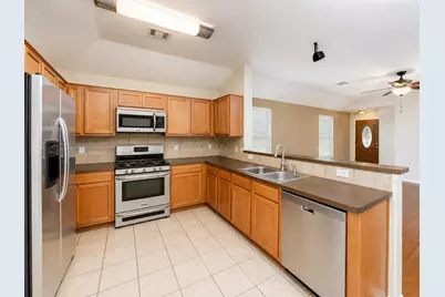 136 Easton Glen Lane, League City, TX 77539 - Photo 5