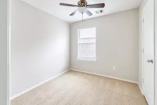 136 Easton Glen Ln, League City, TX 77539 - Photo 11