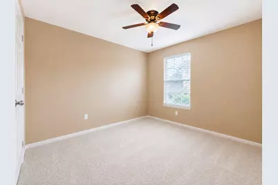 136 Easton Glen Lane, League City, TX 77539 - Photo 9