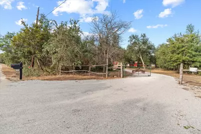 185 Trails End, Driftwood, TX 78620 - Photo 17