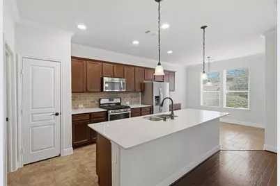 677 Tenuta Lane, League City, TX 77573 - Photo 9