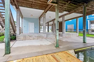 1110 Papeete St, Tiki Island, TX 77554 - Photo 29