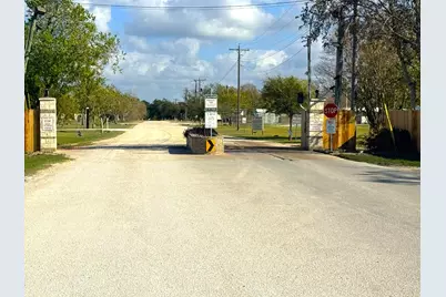 125 Tupelo S, Palacios, TX 77465 - Photo 17