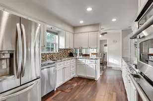 3017 Inwood Dr, Dickinson, TX 77539 - Photo 15