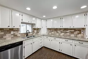 1122 Autrey St, Houston, TX 77006 - Photo 7