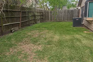 7803 La Rochelle Cir, Houston, TX 77071 - Photo 9