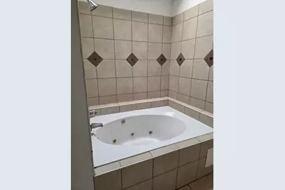 7803 La Rochelle Circle, Houston, TX 77071 - Photo 11