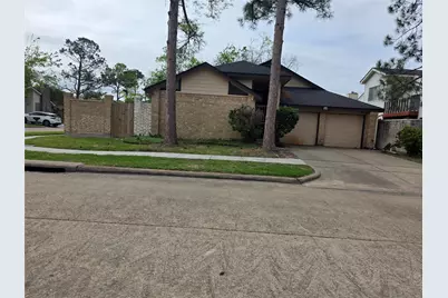 7803 La Rochelle Circle, Houston, TX 77071 - Photo 1