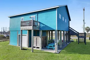 2570 Hwy 87, Crystal Beach, TX 77650 - Photo 11