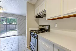 212 Quaker Dr, Friendswood, TX 77546 - Photo 9
