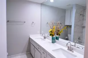 10127 Sagegate Dr, Houston, TX 77089 - Photo 11