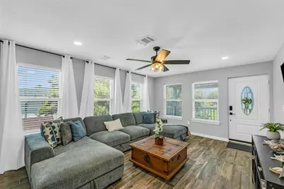 2811 Sealy Street, Galveston, TX 77550 - Photo 13
