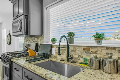 2811 Sealy Street, Galveston, TX 77550 - Photo 21