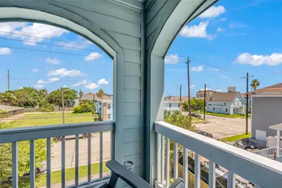 2811 Sealy Street, Galveston, TX 77550 - Photo 11