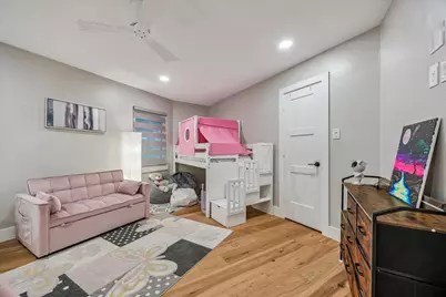 8518 Westview Drive, Houston, TX 77055 - Photo 27