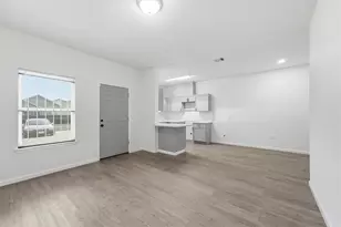 319 N Carolina St, Houston, TX 77029 - Photo 5
