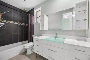 1605 Potomac Dr, Houston, TX 77057 - Photo 9