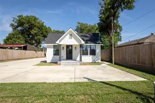 729 Caperton St, Houston, TX 77022 - Photo 1