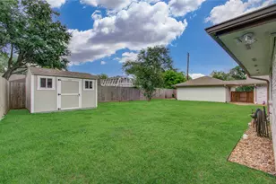 10402 Hazelhurst Dr, Houston, TX 77043 - Photo 41
