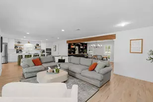 10402 Hazelhurst Dr, Houston, TX 77043 - Photo 13