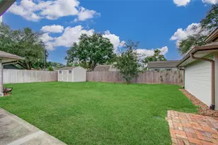 10402 Hazelhurst Dr, Houston, TX 77043 - Photo 39