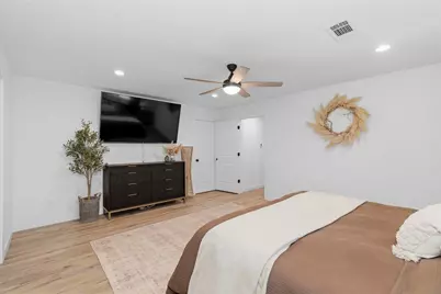 10402 Hazelhurst Drive, Houston, TX 77043 - Photo 31